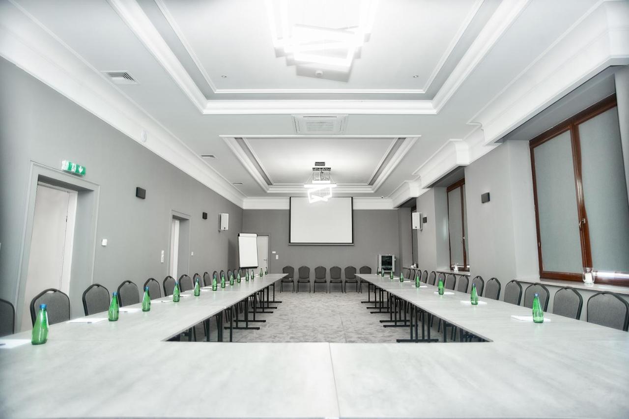 Hotel Sphinx Zabia Wola ภายนอก รูปภาพ