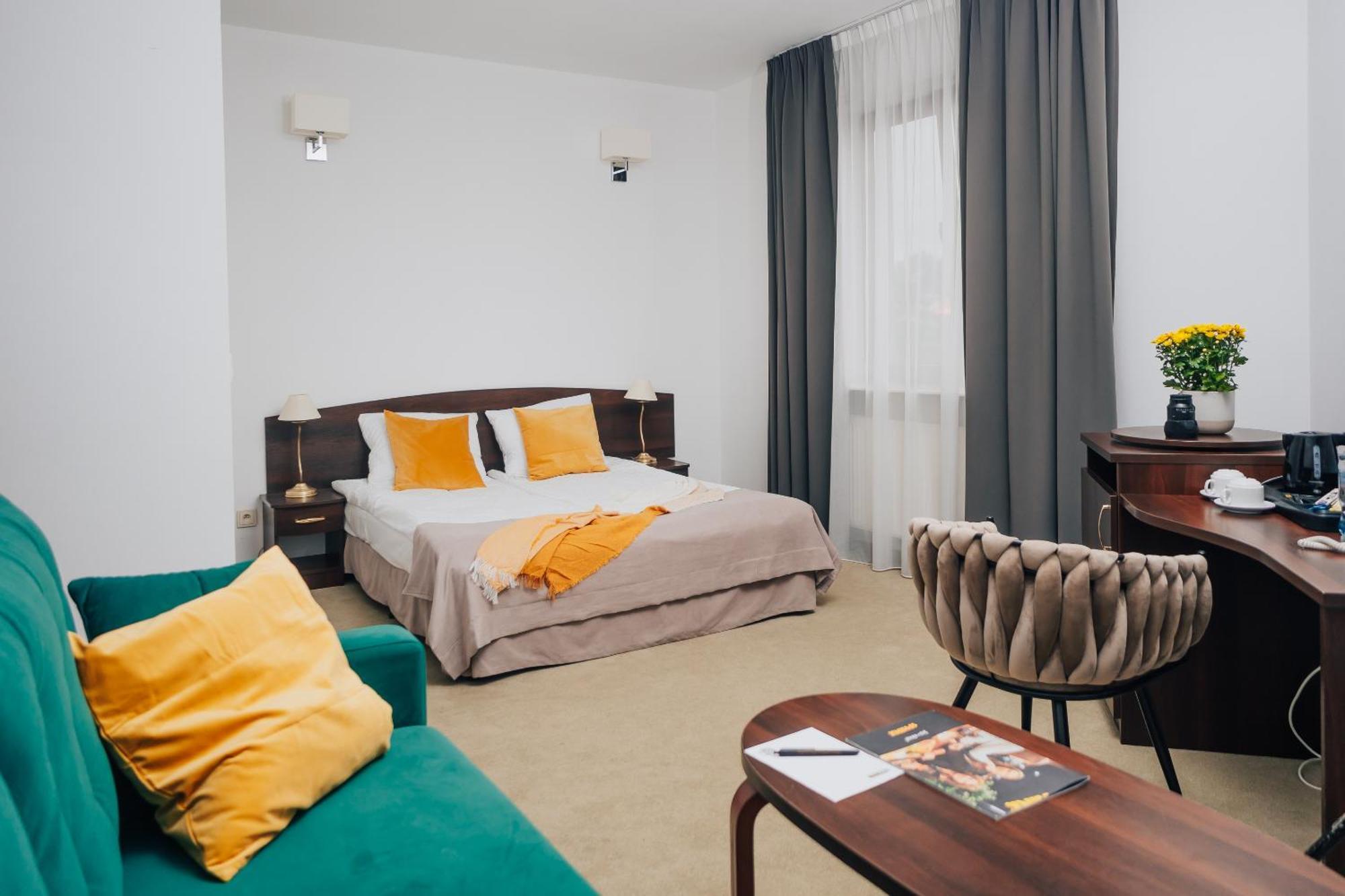 Hotel Sphinx Zabia Wola ภายนอก รูปภาพ